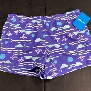 Columbia women’s Purple Floral Shorts Size Medium NWT